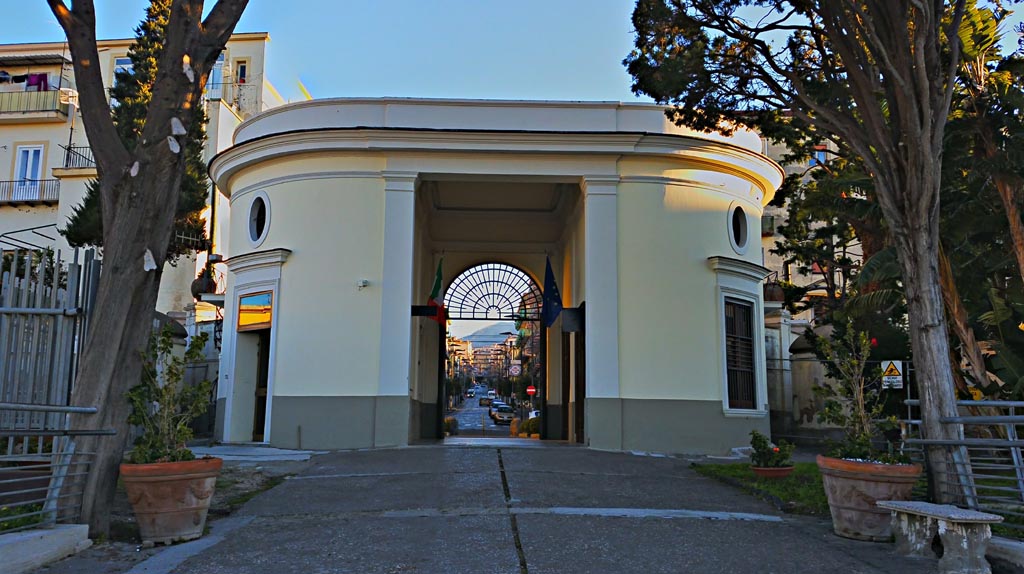 Herculaneum, photo taken between October 2014 and November 2019.
Looking through old entrance site towards Corso Resina. Photo courtesy of Giuseppe Ciaramella.